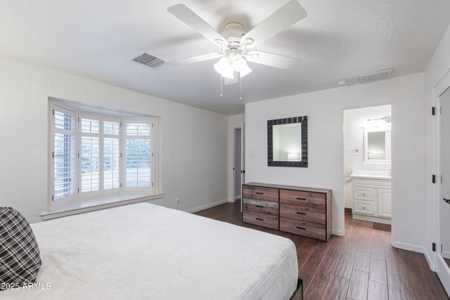 4245 E EARLL Drive, Phoenix, AZ 85018