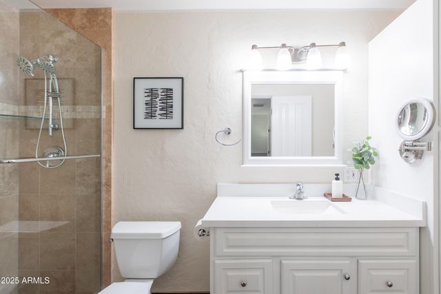 4245 E EARLL Drive, Phoenix, AZ 85018