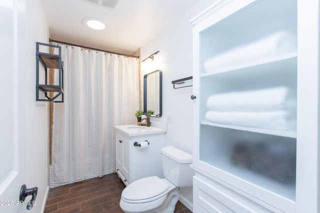 4245 E EARLL Drive, Phoenix, AZ 85018