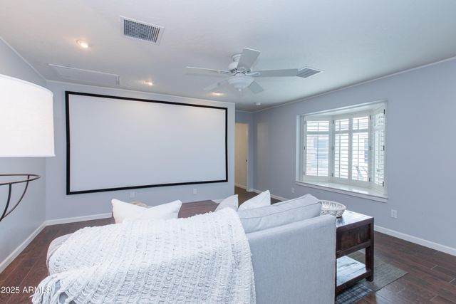 4245 E EARLL Drive, Phoenix, AZ 85018