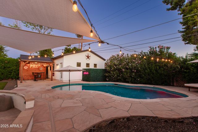 4245 E EARLL Drive, Phoenix, AZ 85018