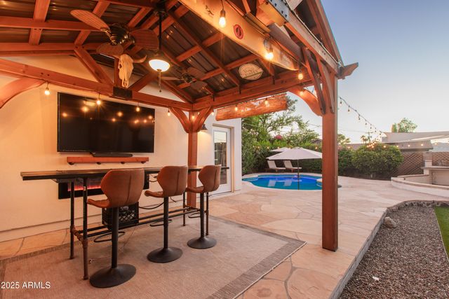 4245 E EARLL Drive, Phoenix, AZ 85018