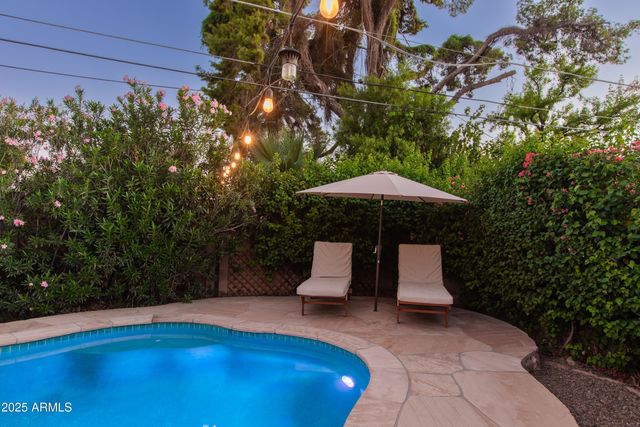 4245 E EARLL Drive, Phoenix, AZ 85018