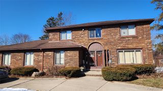 35312 Northmont Drive, Farmington, MI 48331