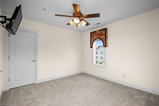 5 Harbor Watch Dr Unit 419, Chesapeake, VA 23320