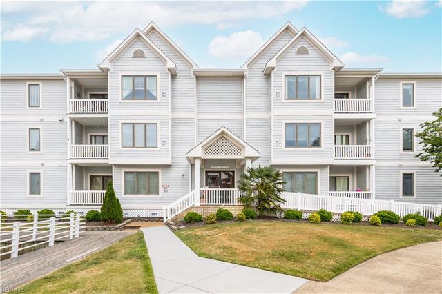 5 Harbor Watch Dr Unit 419, Chesapeake, VA 23320