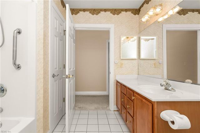 5 Harbor Watch Dr Unit 419, Chesapeake, VA 23320