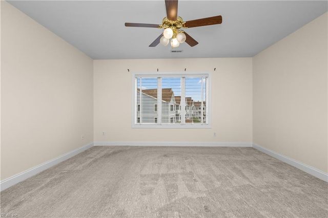 5 Harbor Watch Dr Unit 419, Chesapeake, VA 23320
