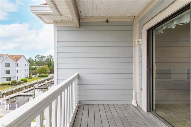 5 Harbor Watch Dr Unit 419, Chesapeake, VA 23320