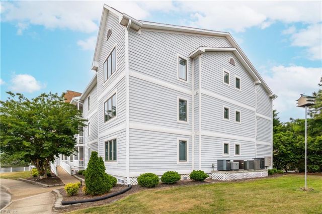 5 Harbor Watch Dr Unit 419, Chesapeake, VA 23320