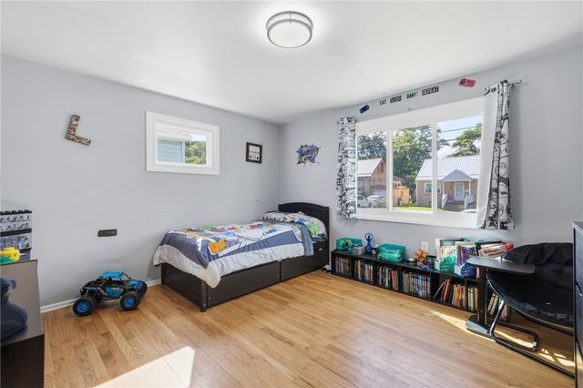 129 Anne St, Economy, PA 15005