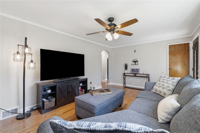 129 Anne St, Economy, PA 15005