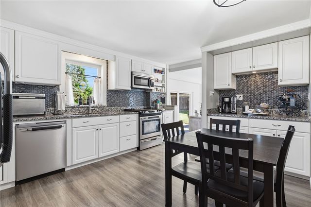 129 Anne St, Economy, PA 15005
