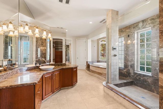 20420 Wendy Ln, Murrieta, CA 92562