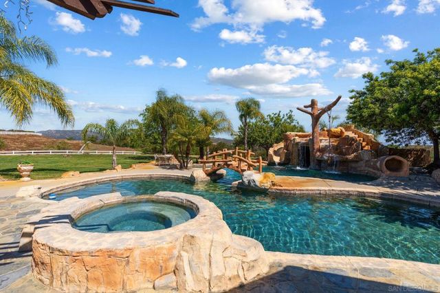 20420 Wendy Ln, Murrieta, CA 92562