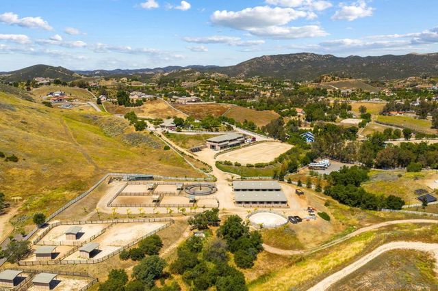 20420 Wendy Ln, Murrieta, CA 92562