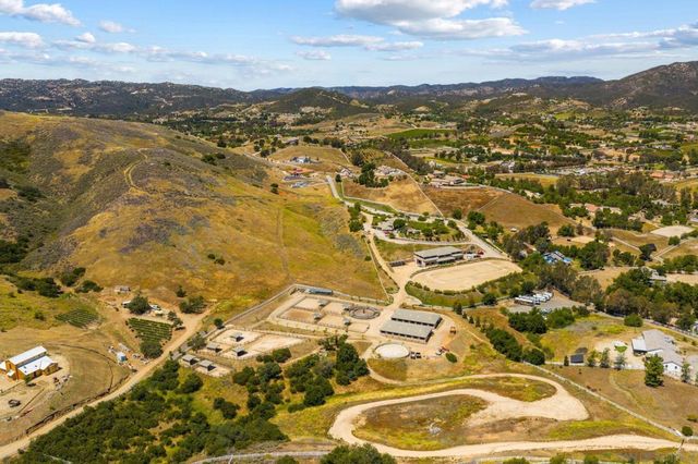 20420 Wendy Ln, Murrieta, CA 92562