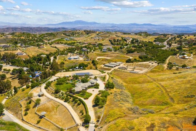 20420 Wendy Ln, Murrieta, CA 92562