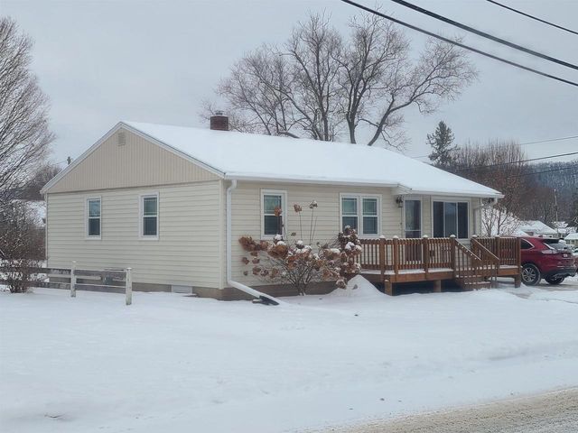 165 E 8th Street, Richland Center, WI 53581