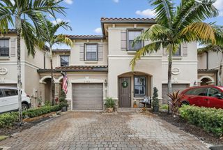6585 N Anise Court, Davie, FL 33314