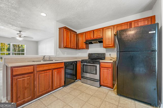 524 Jaclyn Circle, Mcdonough, GA 30253