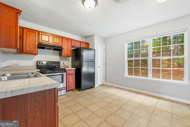 524 Jaclyn Circle, Mcdonough, GA 30253