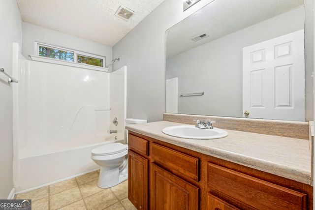 524 Jaclyn Circle, Mcdonough, GA 30253