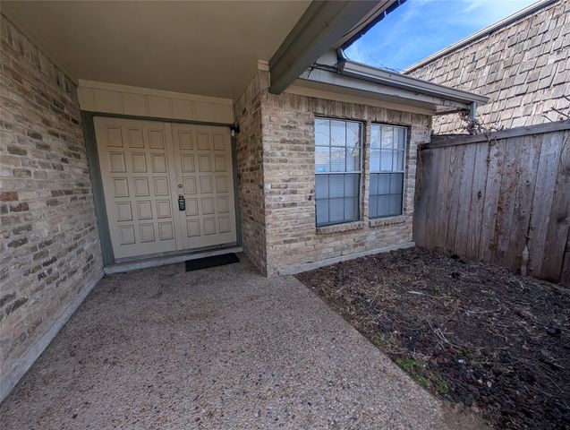 8560 Park Lane 70, Dallas, TX 75231