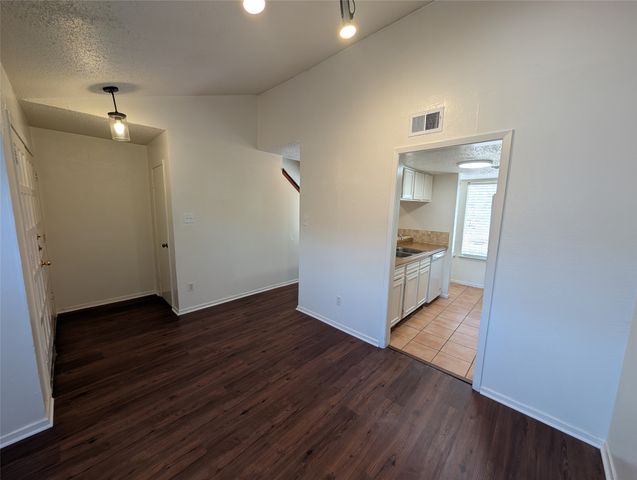 8560 Park Lane 70, Dallas, TX 75231