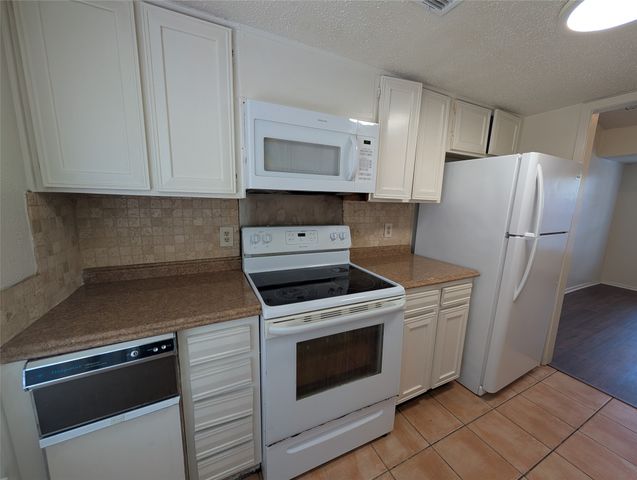 8560 Park Lane 70, Dallas, TX 75231