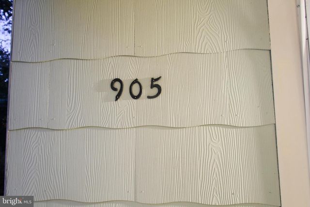905 WOODSDALE RD, Catonsville, MD 21228