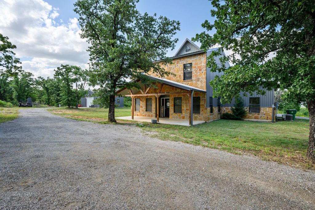 146 Julie Drive, Mineral Wells, TX 76067