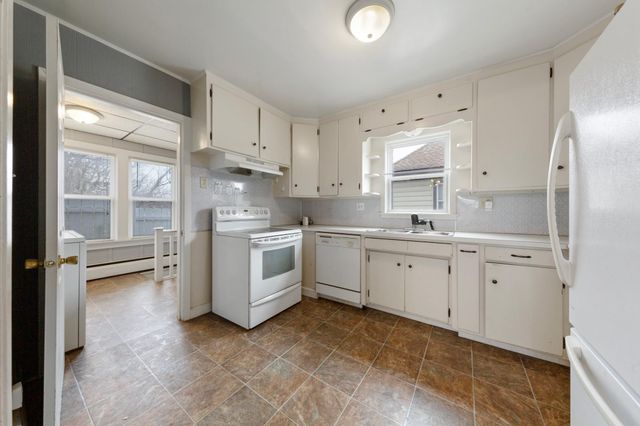 118 1st Street SW, Faribault, MN 55021