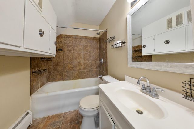 118 1st Street SW, Faribault, MN 55021