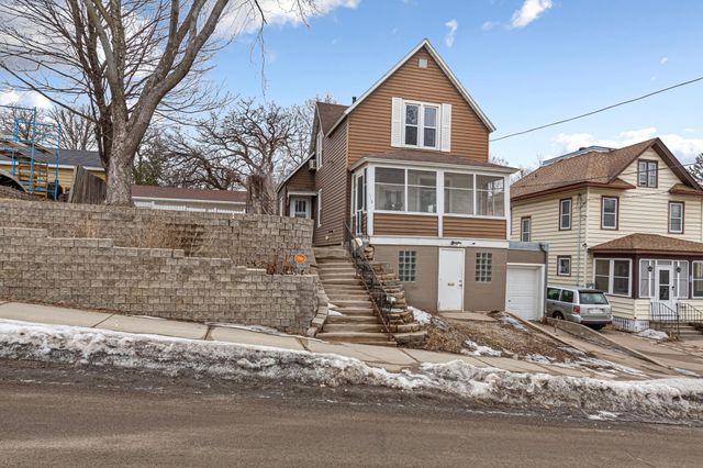 118 1st Street SW, Faribault, MN 55021