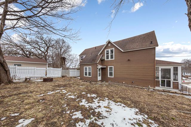 118 1st Street SW, Faribault, MN 55021