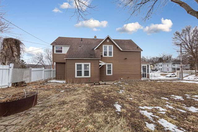 118 1st Street SW, Faribault, MN 55021