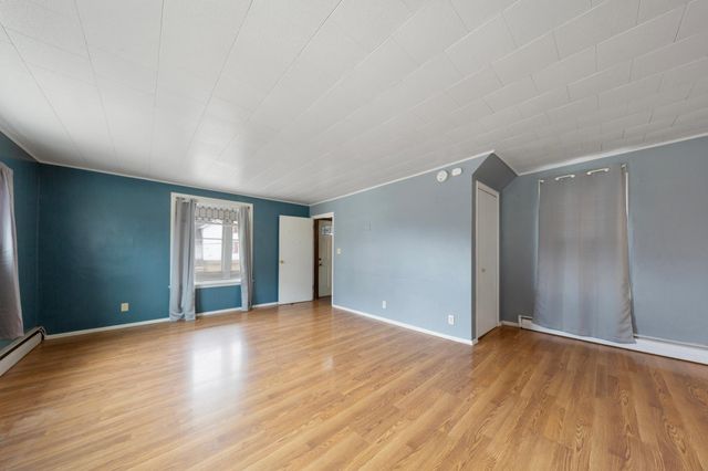 118 1st Street SW, Faribault, MN 55021