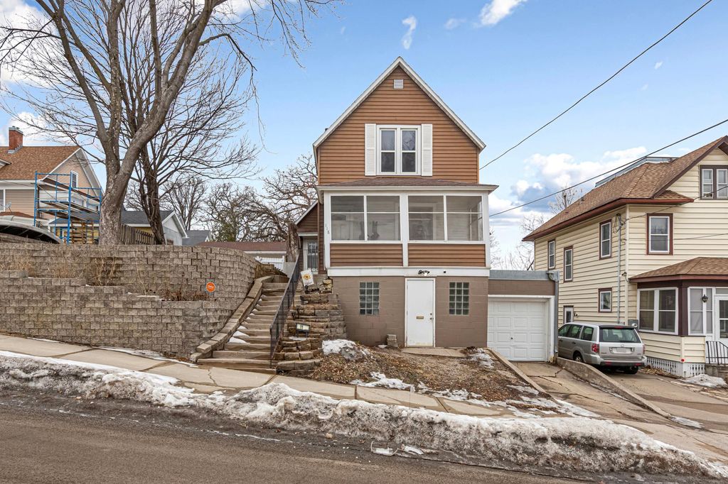 118 1st Street SW, Faribault, MN 55021