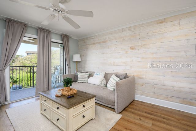 40 Folly Field Rd Apt A229, Hilton Head Island, SC 29928