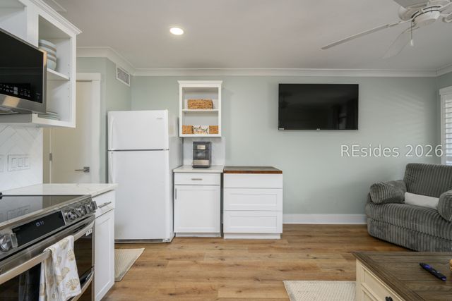 40 Folly Field Rd Apt A229, Hilton Head Island, SC 29928