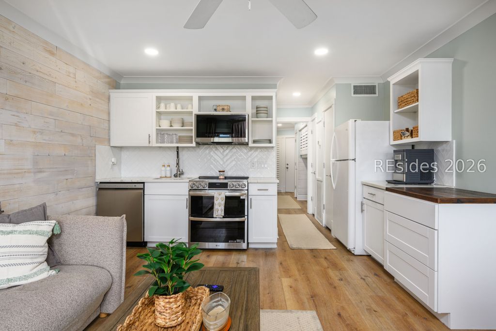 40 Folly Field Rd Apt A229, Hilton Head Island, SC 29928
