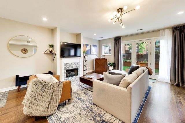 2303 W Chicago Avenue 1, Chicago, IL 60622