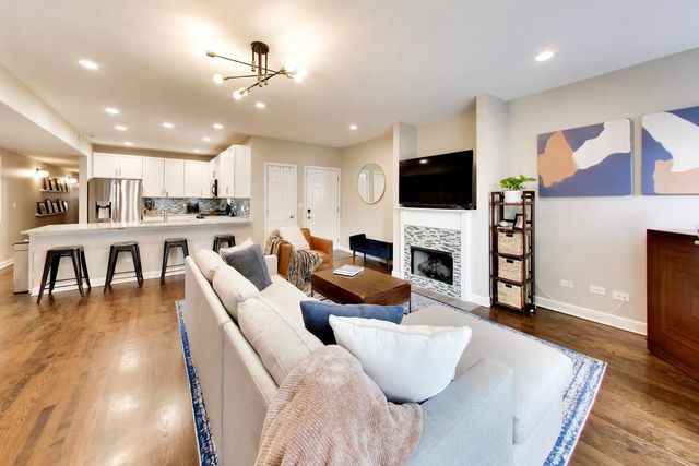 2303 W Chicago Avenue 1, Chicago, IL 60622
