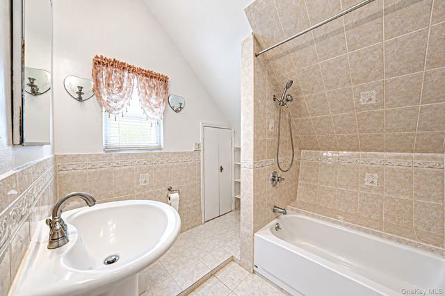 22 Flint Avenue, Hempstead, NY 11550