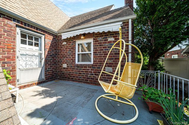 22 Flint Avenue, Hempstead, NY 11550