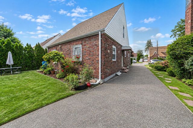 22 Flint Avenue, Hempstead, NY 11550