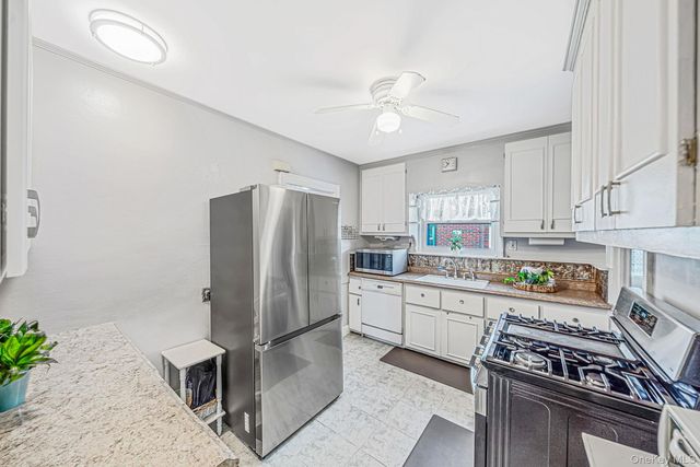 22 Flint Avenue, Hempstead, NY 11550