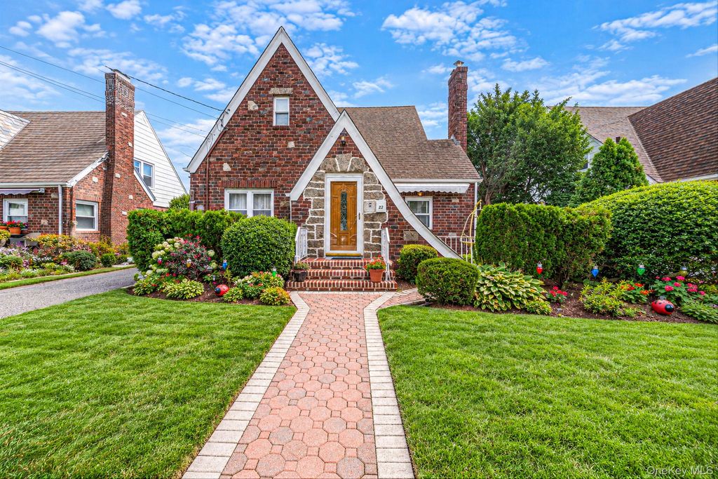 22 Flint Avenue, Hempstead, NY 11550 — exterior