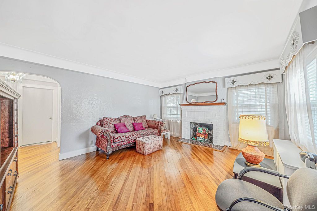 22 Flint Avenue, Hempstead, NY 11550 — photo 5